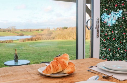 Swadlincote Cottage | Cabin ∙ 1 bedroom ∙ 2 guests