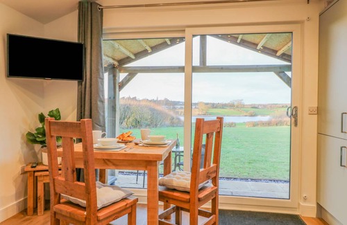 Swadlincote Cottage | Cabin ∙ 1 bedroom ∙ 2 guests