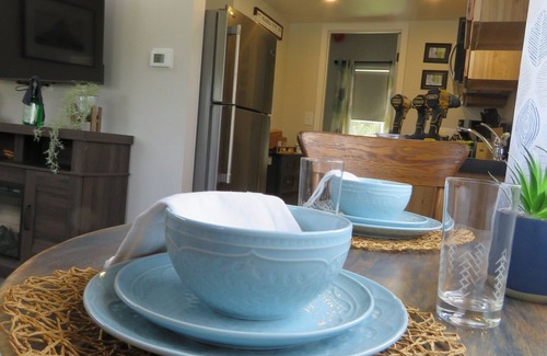 Nebraska City Cabin | Cabin 1 - Cabins on Kearney Hill with WiFi, AC