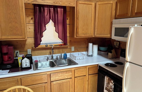Clear Creek Cabin | {CABIN #1 of 4} "THE PEACEFUL CABIN" PET FRIENDLY!