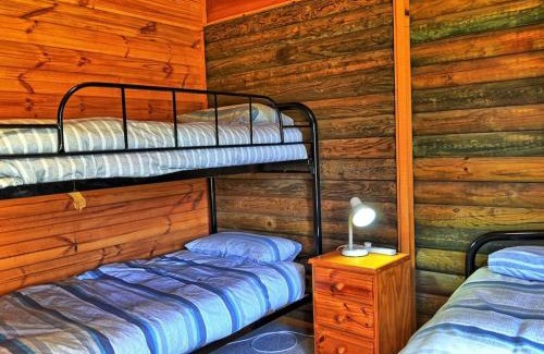 Adaminaby House | Cabin 1 - Snowy Accommodation