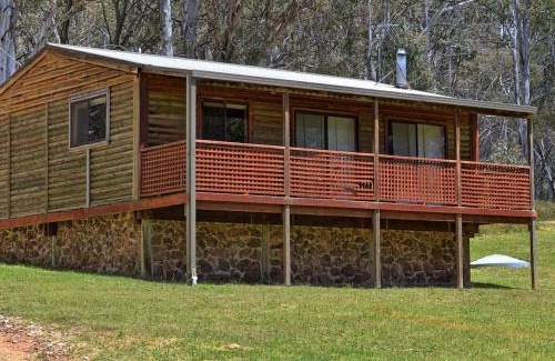 Adaminaby House | Cabin 1 - Snowy Accommodation