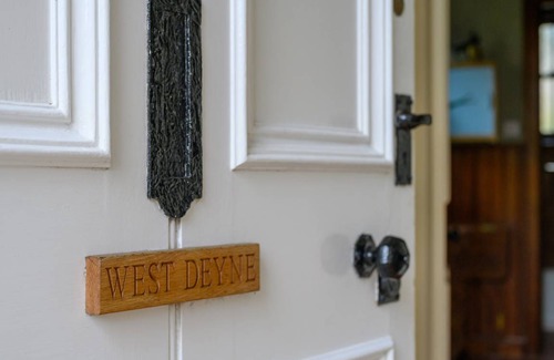 Broughty Ferry Cottage | Cabin ∙ 2 bedrooms ∙ 4 guests