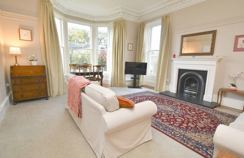 Broughty Ferry Cottage | Cabin ∙ 2 bedrooms ∙ 4 guests