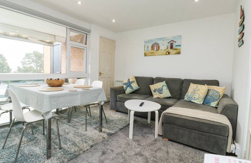 Dawlish Warren Cottage | Cabin ∙ 2 bedrooms ∙ 4 guests