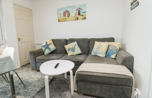 Dawlish Warren Cottage | Cabin ∙ 2 bedrooms ∙ 4 guests