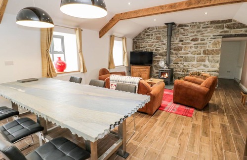Brynrefail Cottage | Cabin ∙ 2 bedrooms ∙ 4 guests