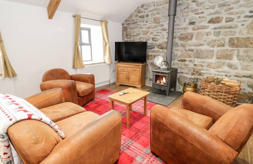 Brynrefail Cottage | Cabin ∙ 2 bedrooms ∙ 4 guests