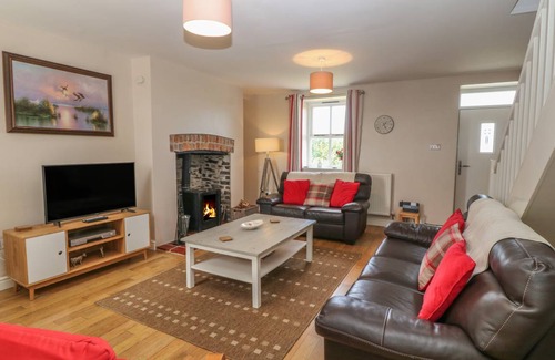 Llanfaethlu Cottage | Cabin ∙ 2 bedrooms ∙ 3 guests