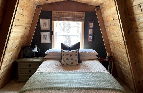 Prescott Cabin | Cabin ∙ 2 bedrooms ∙ 5 guests