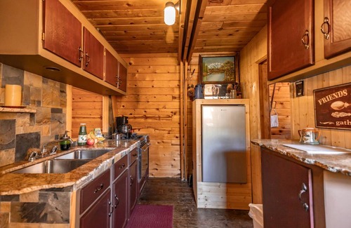 Prescott Cabin | Cabin ∙ 2 bedrooms ∙ 5 guests