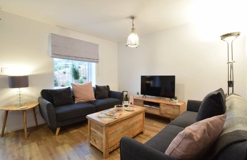 Aldeburgh Cottage | Cabin ∙ 2 bedrooms ∙ 4 guests