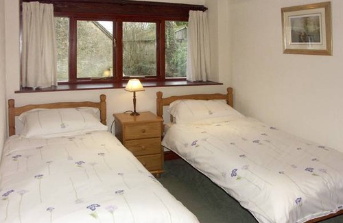 Gillingham Cottage | Cabin ∙ 2 bedrooms ∙ 4 guests