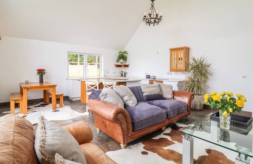 Martlesham Heath Cottage | Cabin ∙ 2 bedrooms ∙ 4 guests