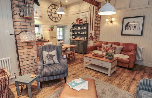 Warkworth Cottage | Cabin ∙ 2 bedrooms ∙ 4 guests