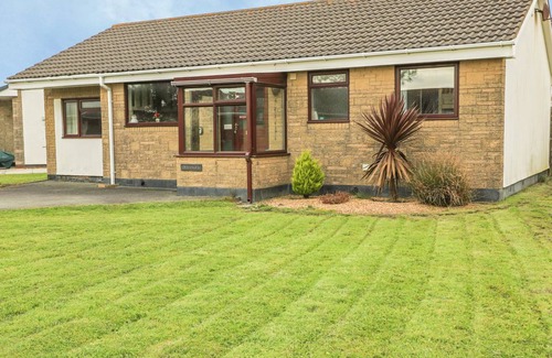 Fairbourne Cottage | Cabin ∙ 3 bedrooms ∙ 6 guests