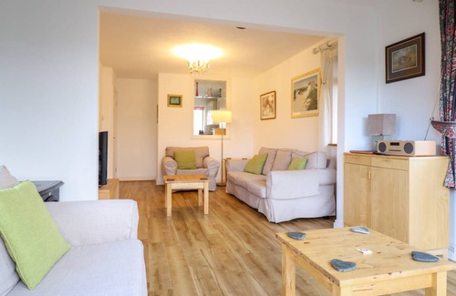 Fairbourne Cottage | Cabin ∙ 3 bedrooms ∙ 6 guests