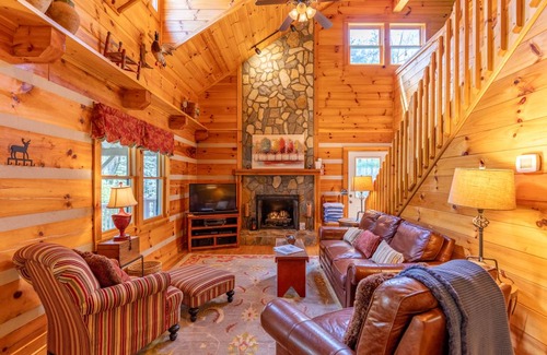 Boone Cabin | Cabin ∙ 3 bedrooms ∙ 8 guests