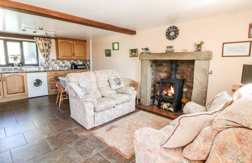 High Peak Cottage | Cabin ∙ 3 bedrooms ∙ 6 guests