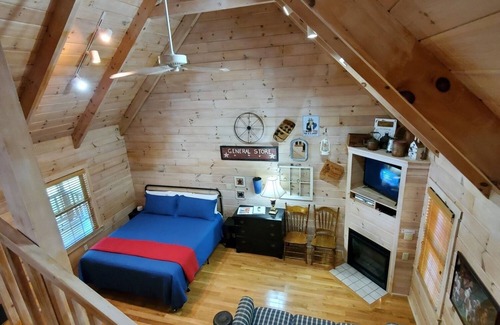 Galax Apartment | (Cabin 309) Old Glory