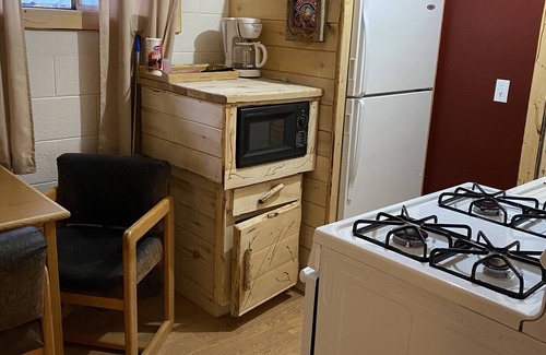 Cedaredge Apartment | Cabin 4 at the Cedaredge Lodge