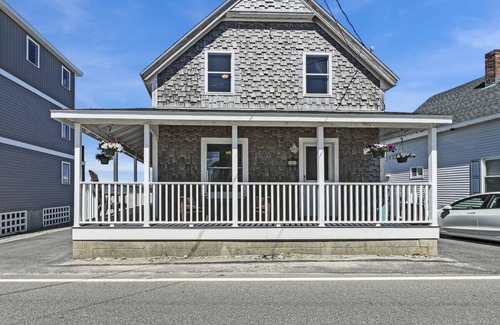 Wells Beach Cottage | Cabin ∙ 4 bedrooms ∙ 8 guests