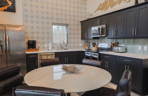 Timberline Cabin | Cabin 4 Two Bed Modern Luxury w Hot Tub
