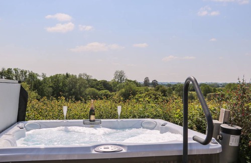 Kingsley Cottage | Cabin ∙ 6 bedrooms ∙ 16 guests