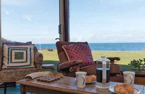 Prestwick Cottage | Cabin ∙ 6 bedrooms ∙ 12 guests