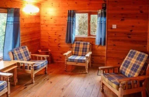 Ardue Cabin | CABIN 6, pet friendly, with a garden in Ballyconnell, County Cavan