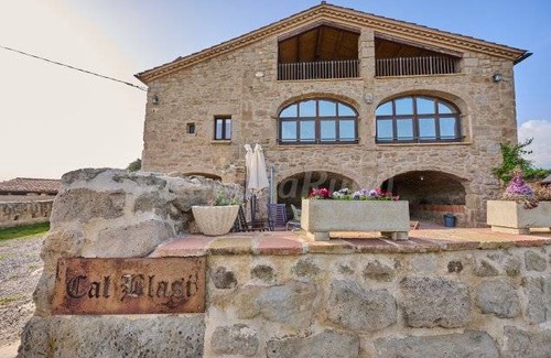 Casserres Cottage | Cabin ∙ 7 bedrooms ∙ 18 guests