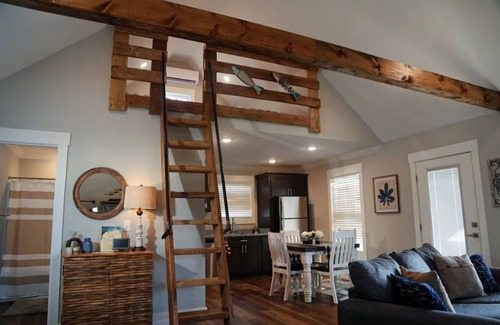 Muscle Shoals Cabin | Cabin B by the Pond - King Bed - Swimming Pool