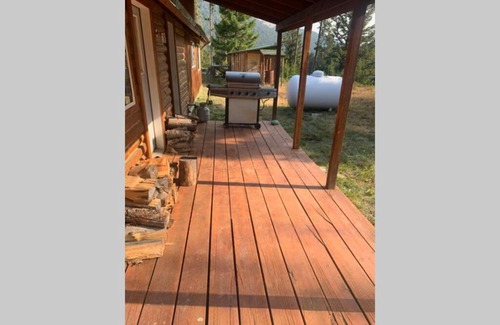 Powell County House | Cabin bordering National Forest