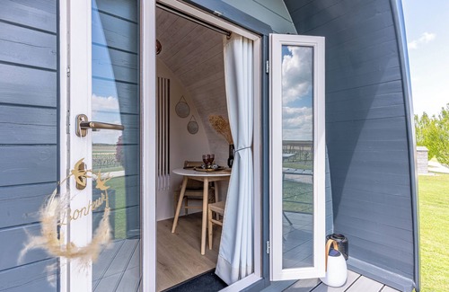 Saint-Ciers-Champagne Cabin | Cabin for 2 with spa