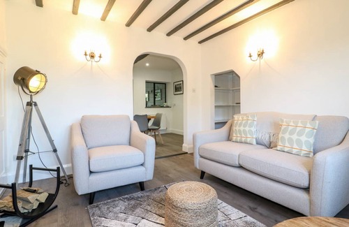 Bourton Cottage | Cabin ∙ 4 bedrooms ∙ 7 guests