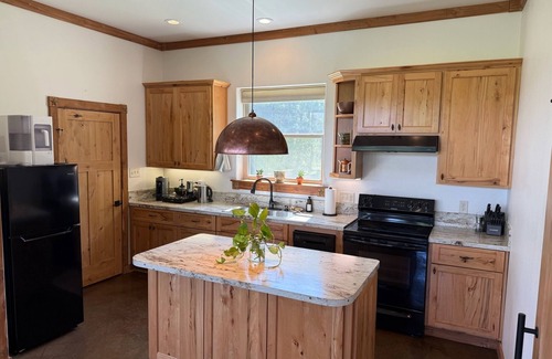 Cherokee County Cabin | Cabin: Hot Tub, Private Pond, Firepit & Scenic Views