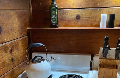 Scotts Valley Cabin | Cabin in the woods hiking, romantic, fuse ball & games
