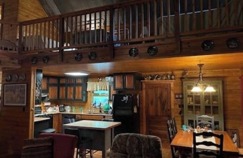 Coffeeville House | Cabin in the woods overlooking Grenada lake.