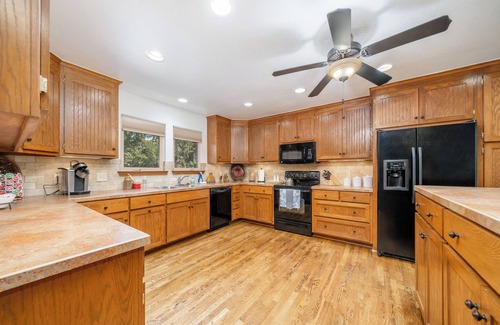 Bixby Cabin | Cabin on 160 Acres - Stocked Ponds, Firepit, Trails - Just 30 minutes from Tulsa