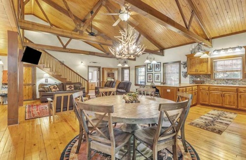 Ponca City Cabin | Cabin on 50 acres, Only 5 Minutes to Ponca City! Hike, Hunt, or Just Relax