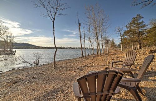 Blue Eye House | Cabin on Table Rock Lake with Hot Tub and Fire Pit!