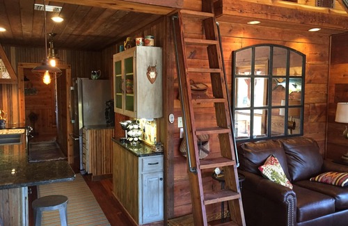 Mertzon Cabin | Cabin On The Creek -Crystal Clear Spring Creek Irion County Texas. Near San Ange