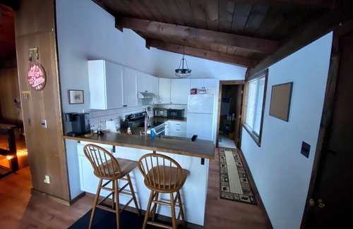 Windsor Cabin | Cabin on the hill Ascutney Vt - 4 bedrooms
