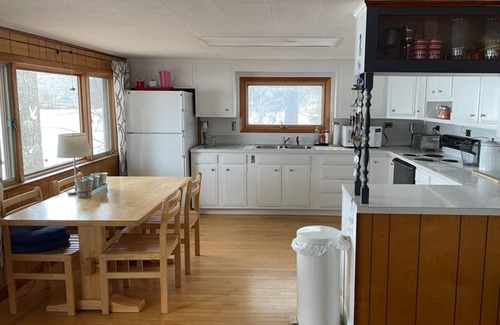 Litchfield Cottage | Cabin on Woodbury Pond