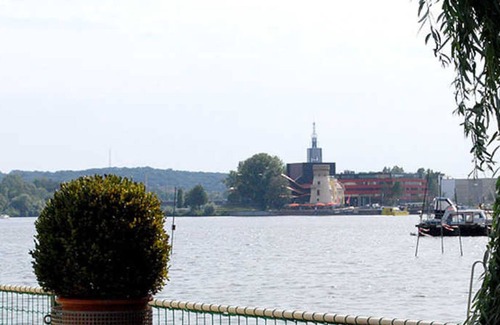 Innenstadt Boat Rental | Cabin - Potsdam: Schiffspension Luise