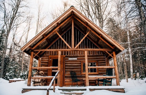 Brownville House | Cabin, Queen and Bunkbed with Shared Bathroom