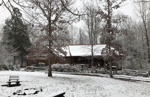Wildwood Lake Cabin | Cabin Retreat- East TN