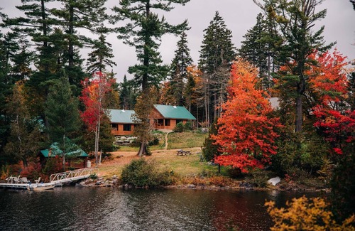 Monson House | Cabin, two queen beds with shared bathroom