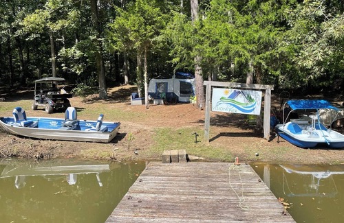 Cliftondale Cabin | Cabin With Lake on 10Acres Outside Atl Where Friends & Family Meet Nature