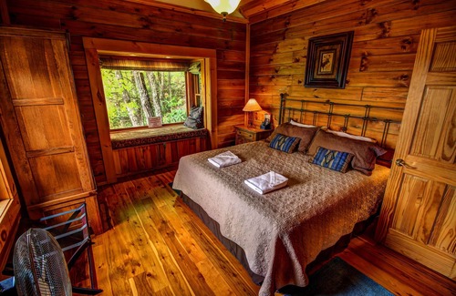 Mountain City Cabin | Cabin with Long Range Mountain Views